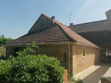 Profitez du soleil et d'une piscine chauffée en louant un gîte de vacances au Moulin du Porteil !