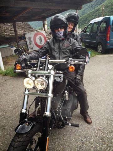 Nath & Alex, propriétaire du Moulin du Porteil et motard